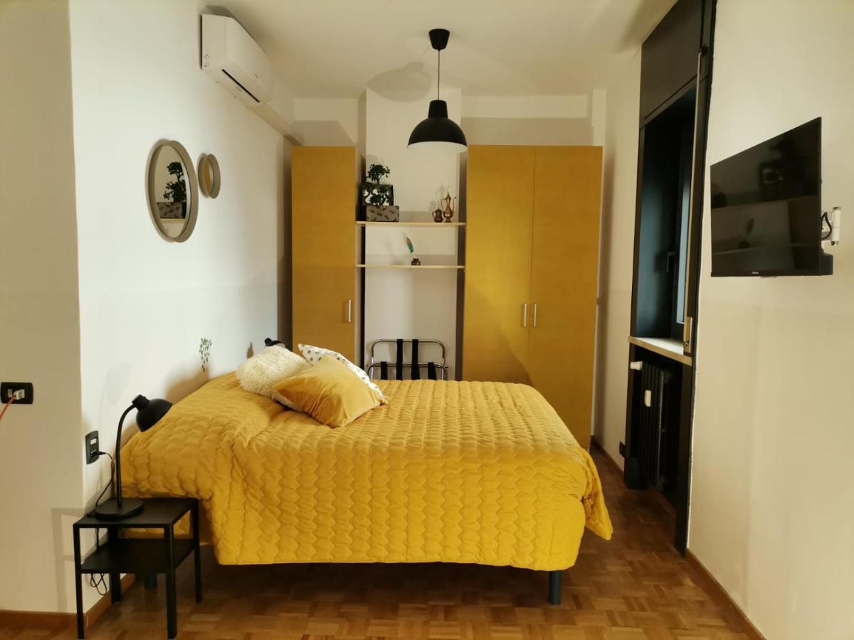 Guesthouse Tree Rooms Industrial ベルガモ エクステリア 写真