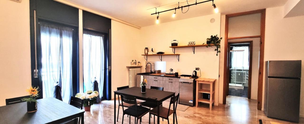 Guesthouse Tree Rooms Industrial ベルガモ エクステリア 写真