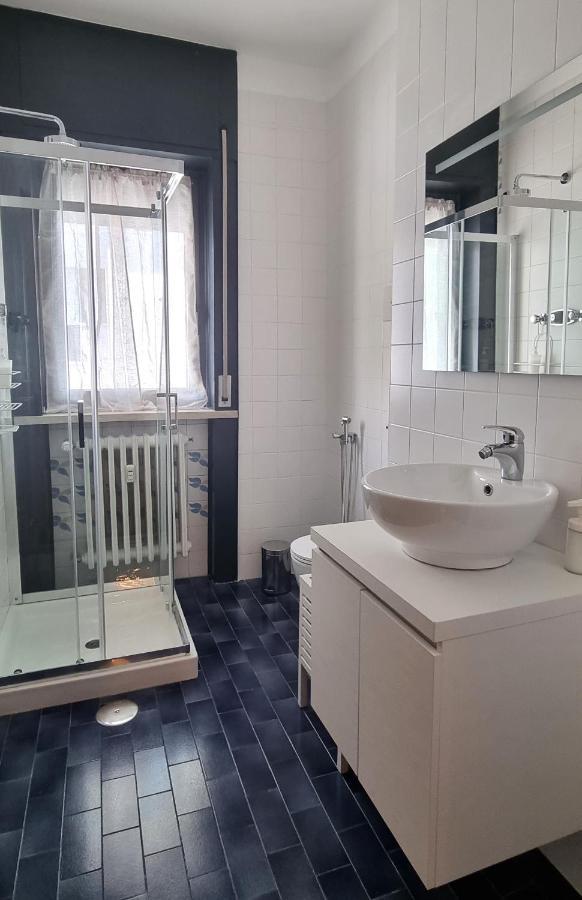 Guesthouse Tree Rooms Industrial ベルガモ エクステリア 写真