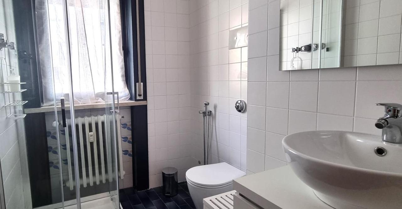 Guesthouse Tree Rooms Industrial ベルガモ エクステリア 写真